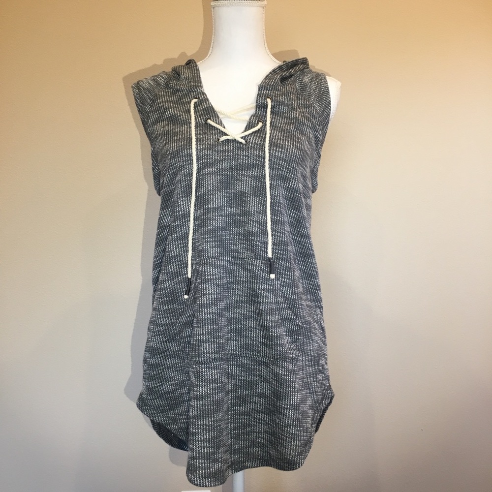 NWOT Inspired hearts hooded sweater tank top